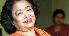 Shakuntala Devi smiling