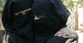 Tarannum Khan (left)