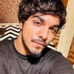 Saaj Bhatt Height, Age, Girlfriend, Family, Biography & More