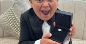 Abdu Rozik while showing his engagement ring