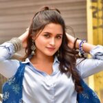 Esha Pathak Height, Age, Family, Biography
