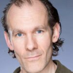 Simon Paisley Day Height, Age, Wife, Children, Family, Biography